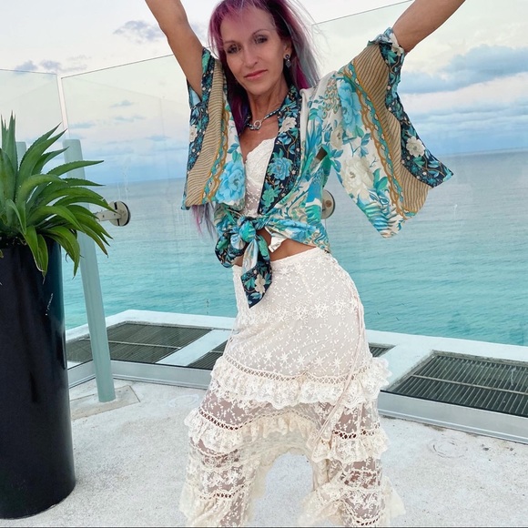 HUGE Spell closet clean out coming!! - Picture 9 of 17